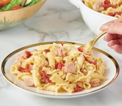 Atún de aleta amarilla con pesto de albahaca en E.V.O.O. y pasta de tomates deshidratados