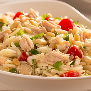 Ensalada Orzo de pollo y limón