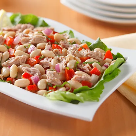Ensalada de atún y frijoles blancos
