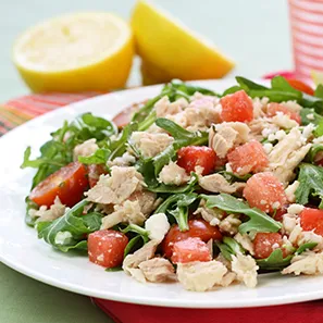 Ensalada dulce veraniega de albacora