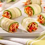 Rollos de pepino, jengibre y ajonjolí