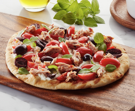 tuna-flatbread-with-ricotta-and-kalamata-olives