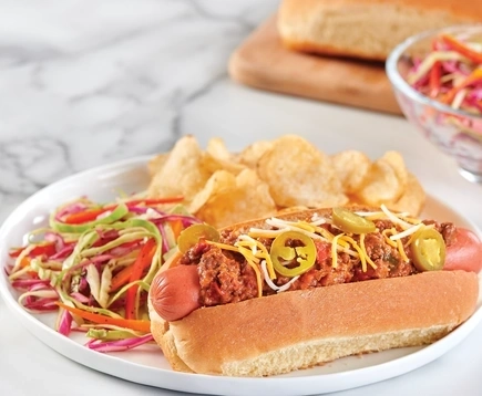 hot-dog-y-chili-con-carne-de-res-con-BBQ-dulce